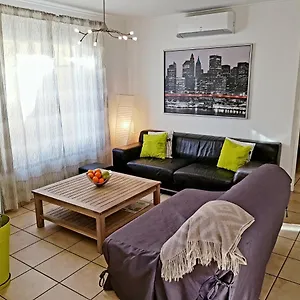 Moderne Pres De Centre Martigues